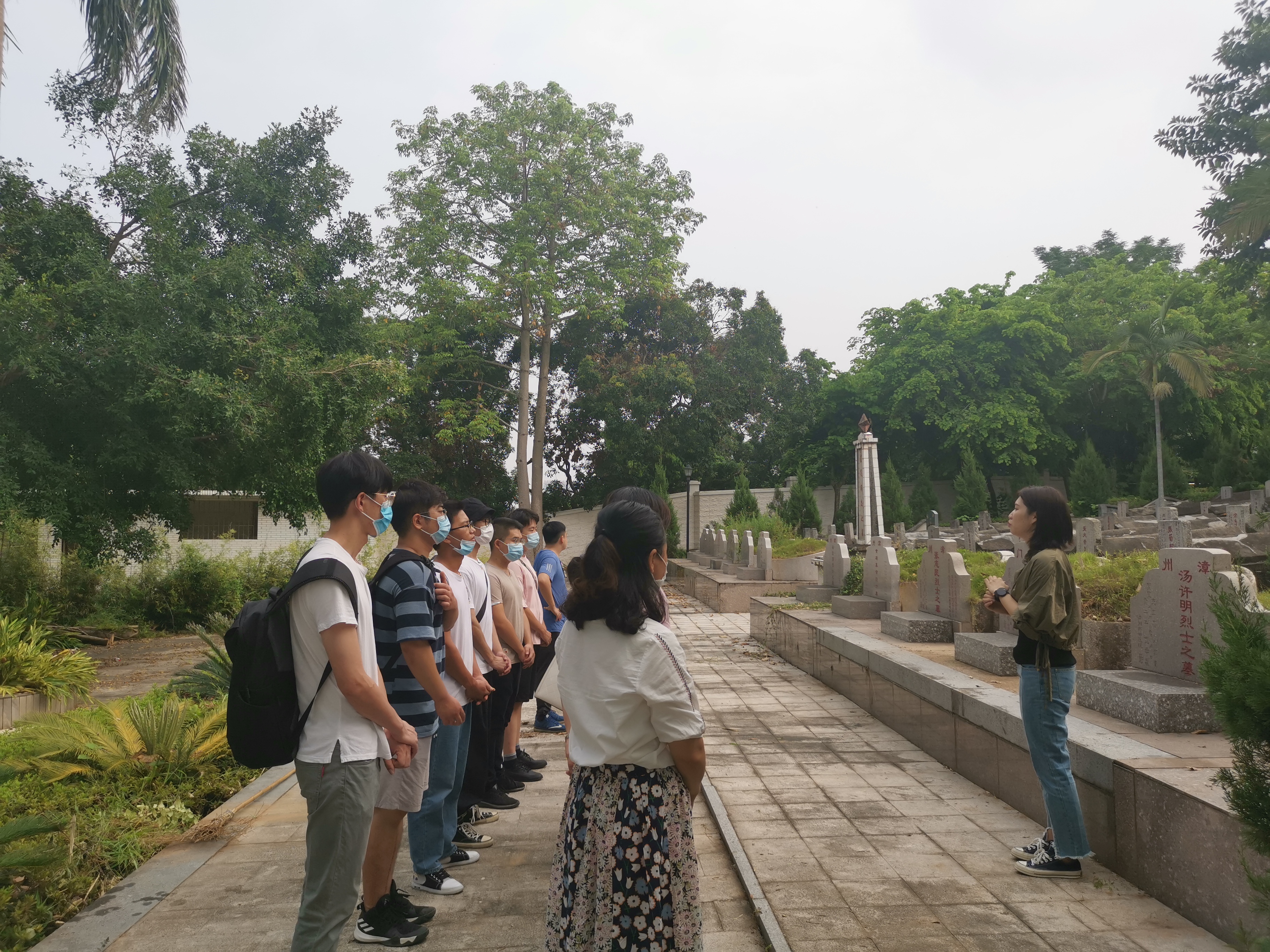 銘記歷史  砥礪奮進(jìn)—— 漳州市中醫(yī)院開展緬懷革命英烈祭掃活動