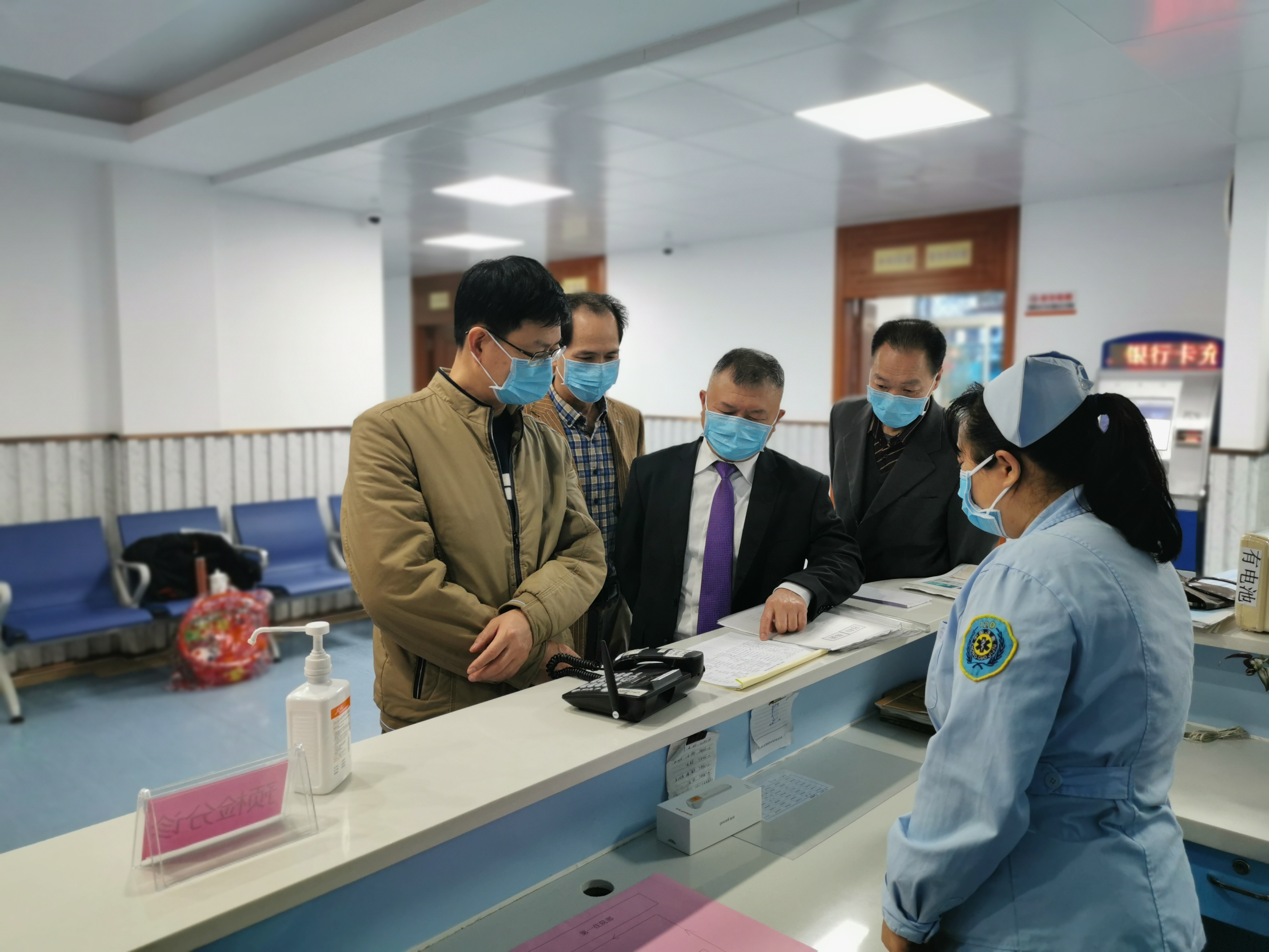 堅守崗位 共克時艱