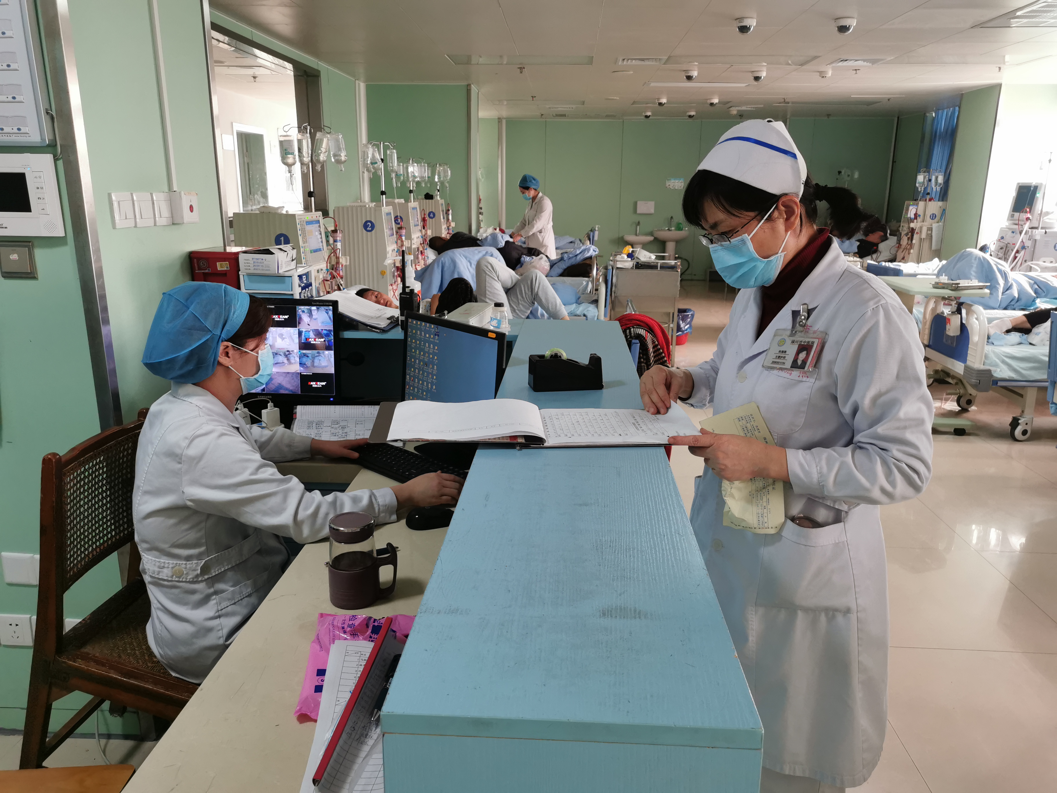 堅守崗位 共克時艱