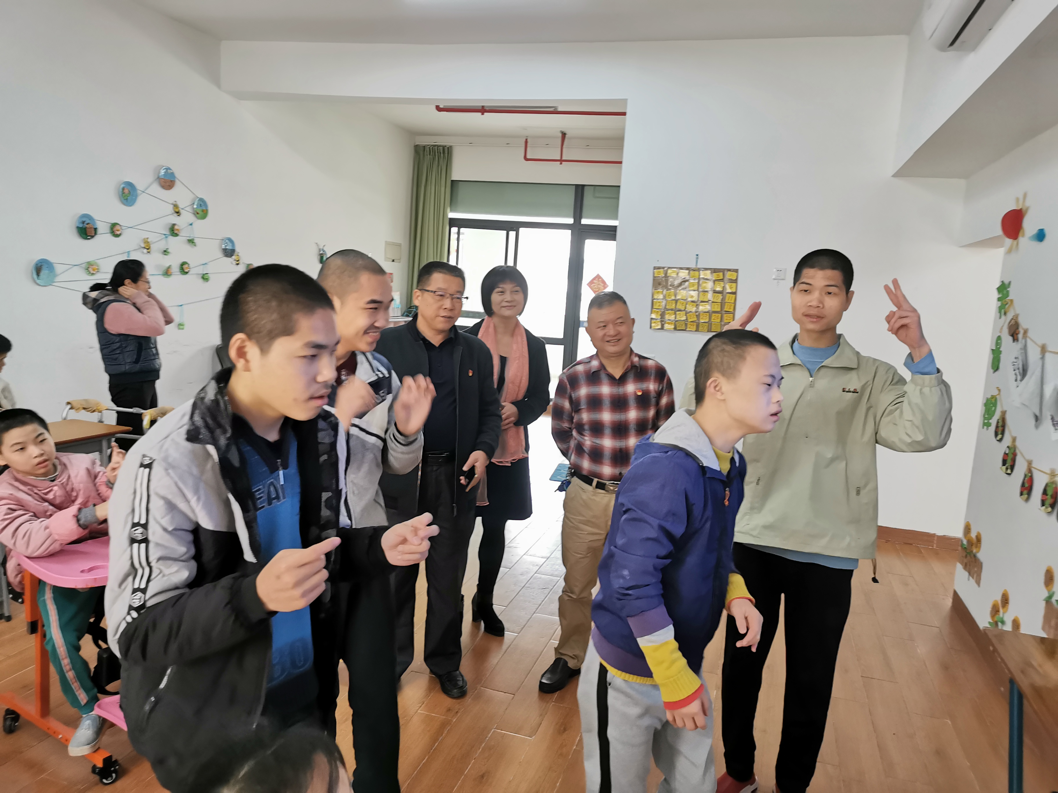 我院開展“心手相牽·情暖漳州”關愛青少年活動