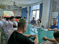許鵑君同志參加漳州市中醫(yī)院骨傷黨支部黨員大會(huì)并講黨課
