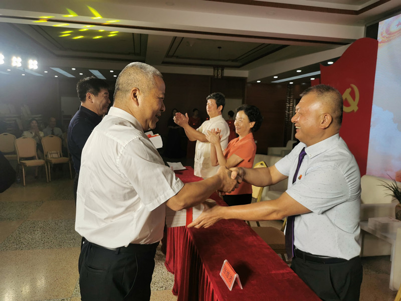永遠(yuǎn)跟黨走 ▏許鵑君參加漳州市中醫(yī)院骨傷黨支部援邊援外專題晚會