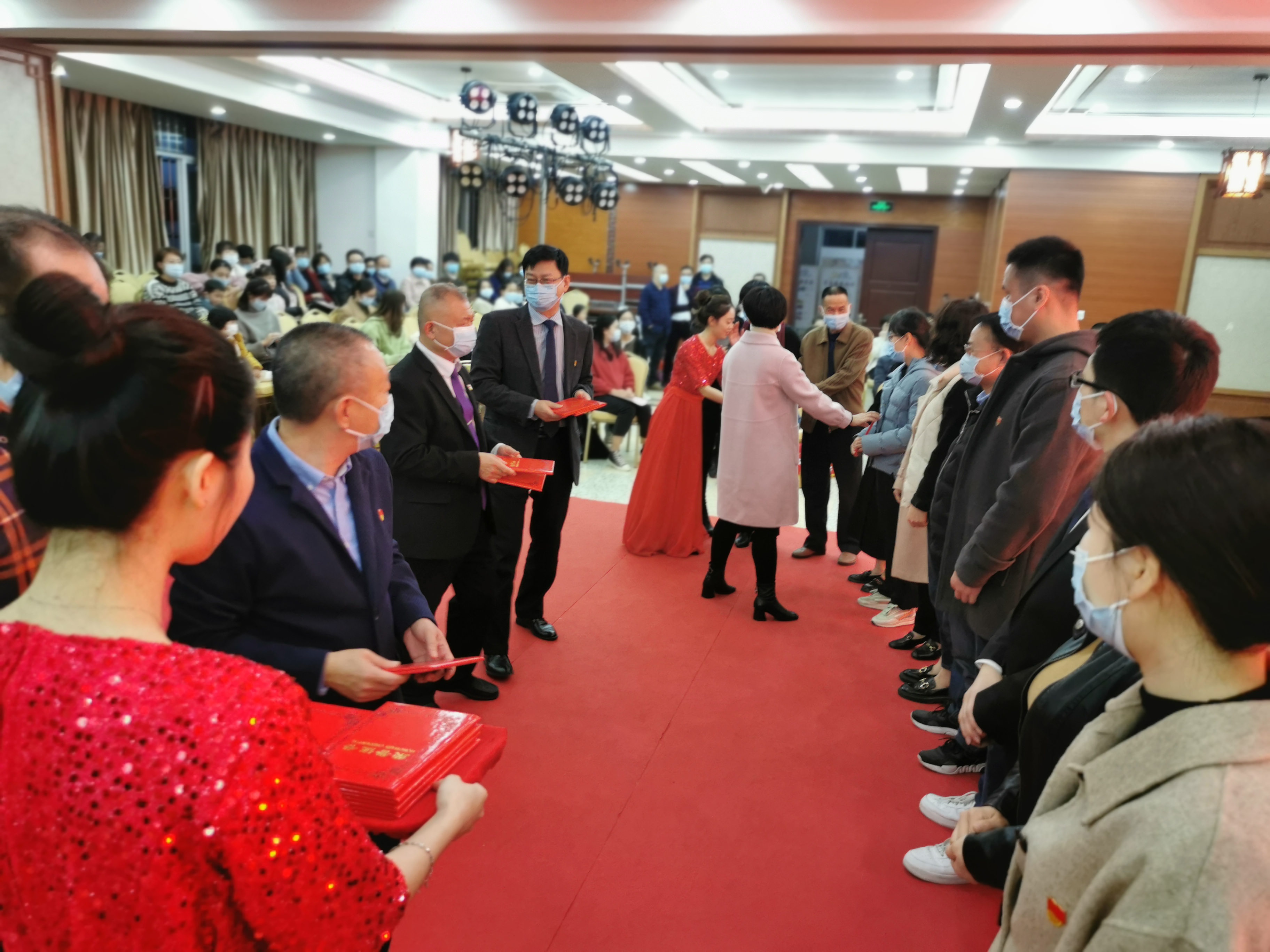 不負(fù)韶華 逐夢(mèng)前行丨漳州市中醫(yī)院2021年度表彰大會(huì)暨迎新春晚會(huì)