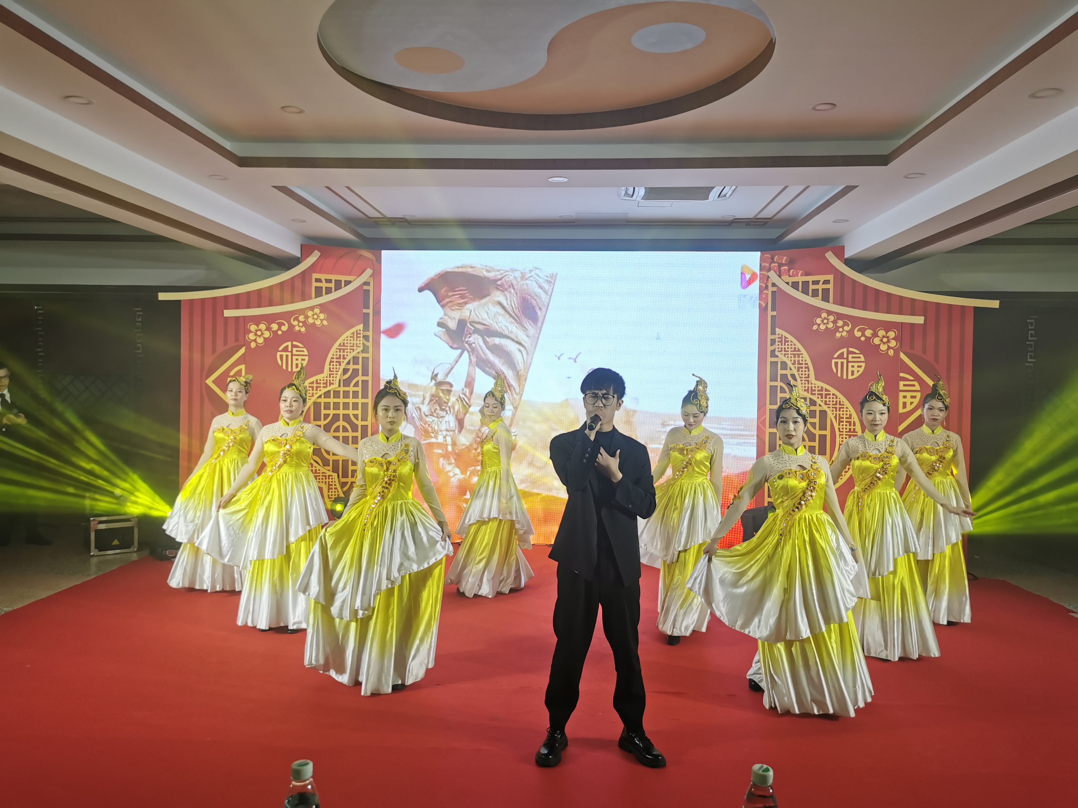 不負(fù)韶華 逐夢(mèng)前行丨漳州市中醫(yī)院2021年度表彰大會(huì)暨迎新春晚會(huì)