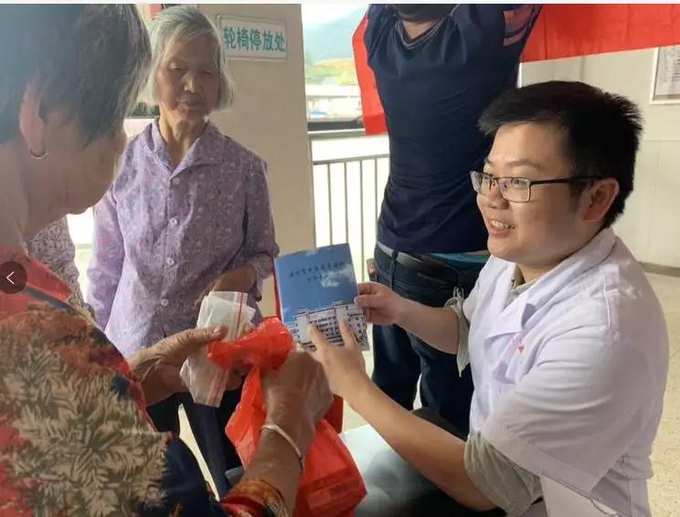 巡回義診惠民生，真情服務(wù)書洋站，骨傷義診ing